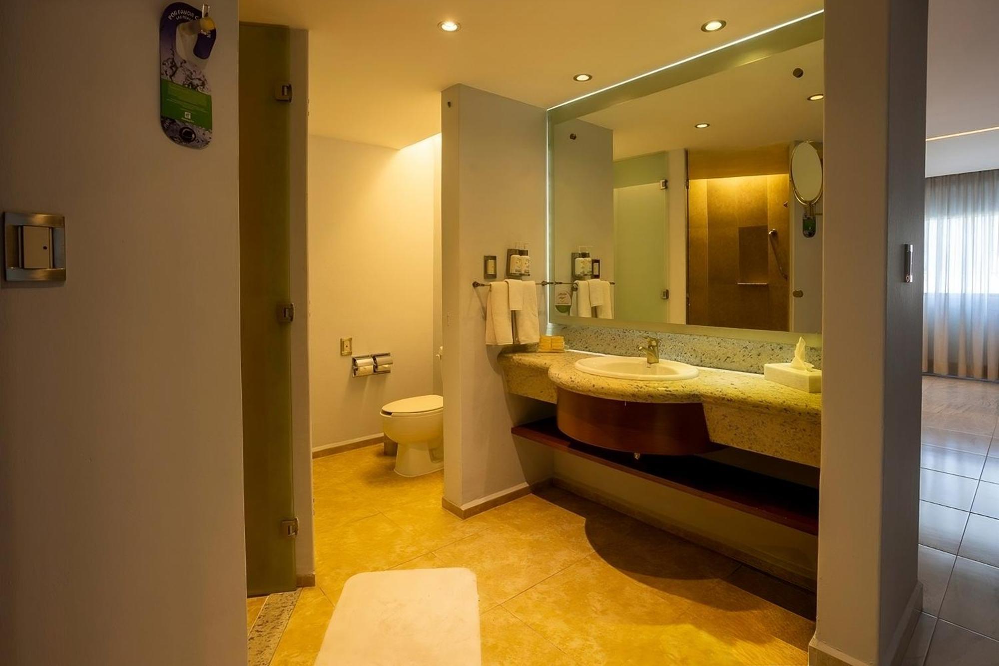 Holiday Inn Puebla Finsa By Ihg Eksteriør bilde
