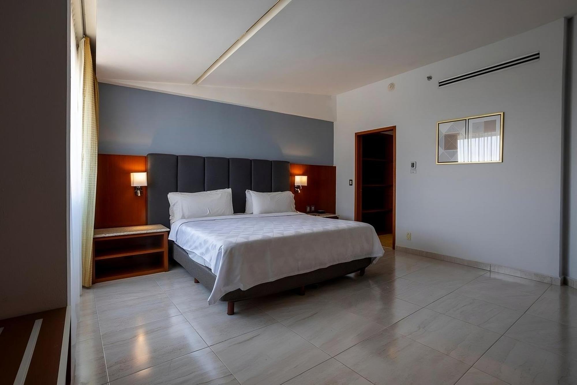Holiday Inn Puebla Finsa By Ihg Eksteriør bilde